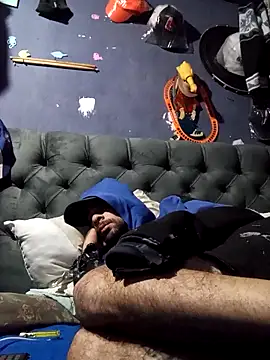 hairy mannn online show from December 13, 2025, 8:04 pm