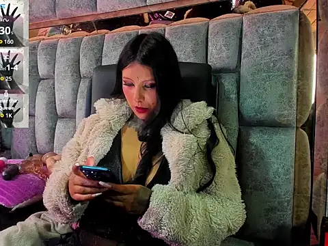 missashlyrosette online show from November 17, 2025, 1:37 pm