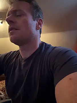 DILFiGuess11 online show from January 18, 2026, 7:39 pm