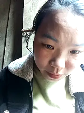 may-squirl online show from November 15, 2025, 3:32 am