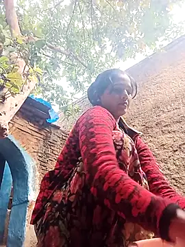 Jooli xx online show from February 19, 2026, 3:25 am