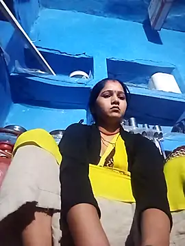 Jooli xx online show from April 16, 2026, 12:33 am