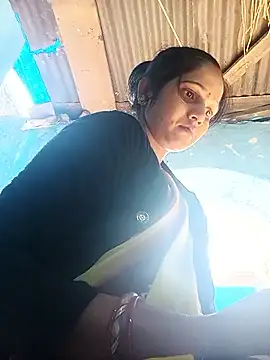 Jooli xx online show from March 11, 2026, 3:33 am