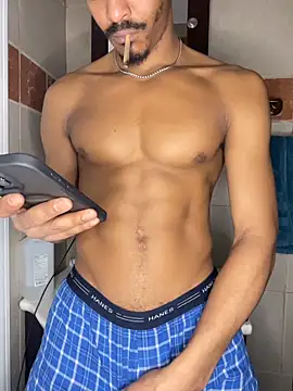 TRILLAHUNG online show from December 22, 2025, 11:21 am