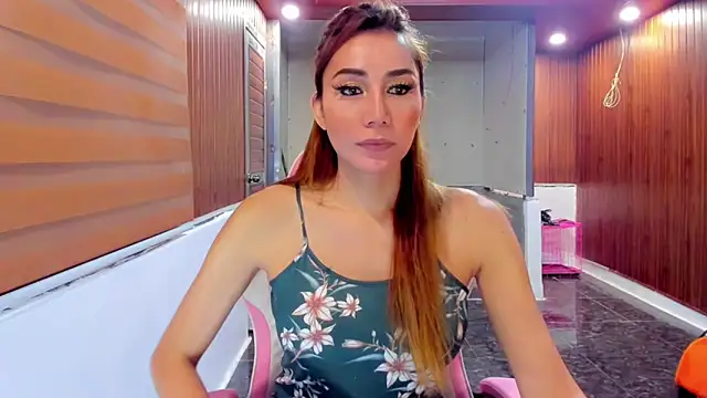 imallyoures69 online show from February 14, 2026, 12:38 pm