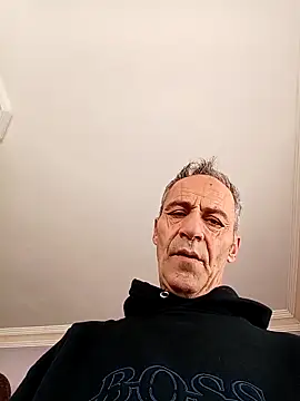 Snapshot of Meliwem12 chatting on February 17, 2026, 8:33 am Meliwem12 online show from February 17, 2026, 8:33 am