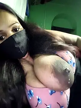 Snapshot of V-hot-swiet chatting on October 10, 2025, 12:00 am V-hot-swiet online show from October 10, 2025, 12:00 am