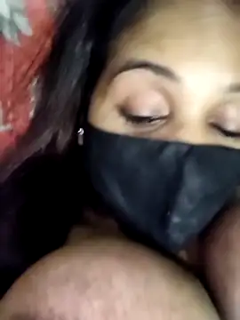 Snapshot of V-hot-swiet chatting on September 26, 2025, 12:28 am V-hot-swiet online show from September 26, 2025, 12:28 am