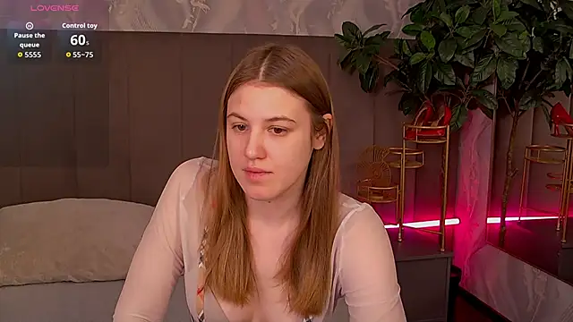 MelanieHenders online show from December 3, 2025, 5:30 am