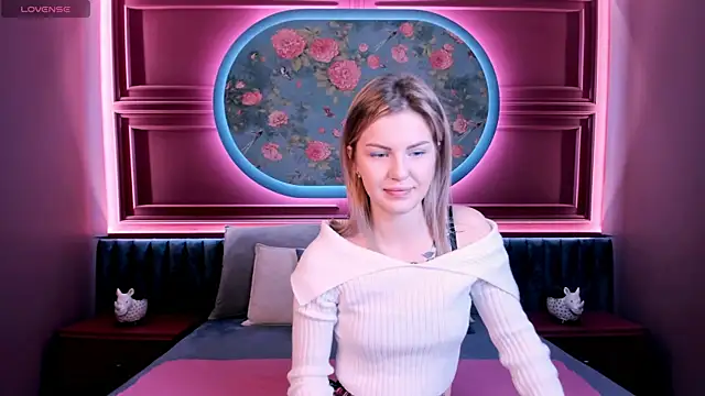 NaomiSol online show from October 9, 2025, 7:25 pm