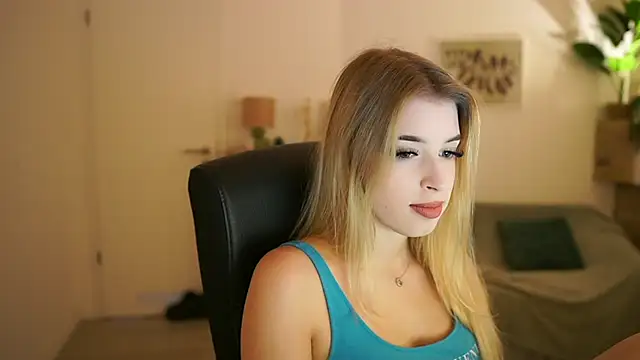 Snapshot of peachyliana chatting on September 21, 2025, 8:19 am peachyliana online show from September 21, 2025, 8:19 am