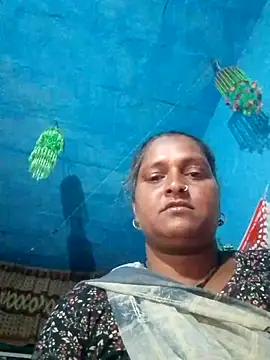 Snapshot of Ishwariya_Hatwal chatting on October 21, 2025, 2:33 am Ishwariya Hatwal online show from October 21, 2025, 2:33 am