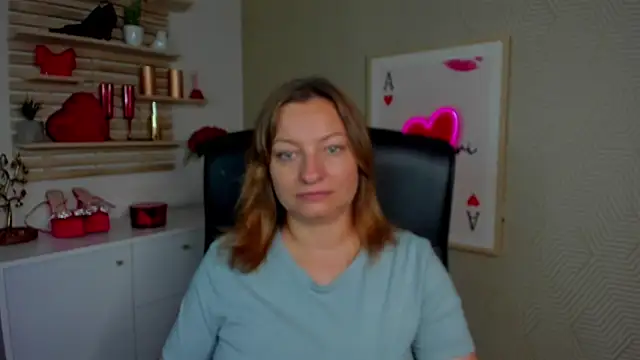 Snapshot of angelaSamt chatting on July 7, 2026, 5:43 am angelaSamt online show from July 7, 2026, 5:43 am