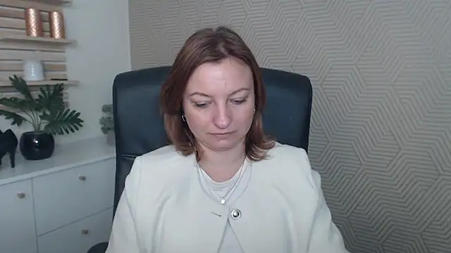 angelaSamt online show from November 5, 2025, 6:38 am