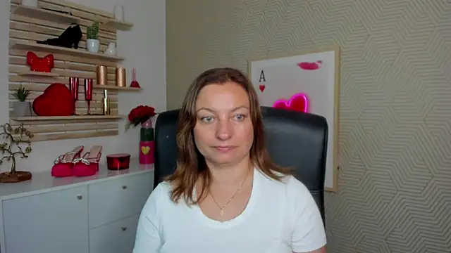 Snapshot of angelaSamt chatting on July 15, 2026, 5:36 am angelaSamt online show from July 15, 2026, 5:36 am