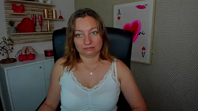 Snapshot of angelaSamt chatting on July 2, 2026, 5:35 am angelaSamt online show from July 2, 2026, 5:35 am