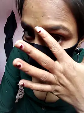 Snapshot of posewith chatting on February 23, 2026, 8:48 am posewith online show from February 23, 2026, 8:48 am