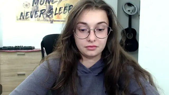 Snapshot of HotAnna2004 chatting on September 27, 2025, 8:37 pm HotAnna2004 online show from September 27, 2025, 8:37 pm