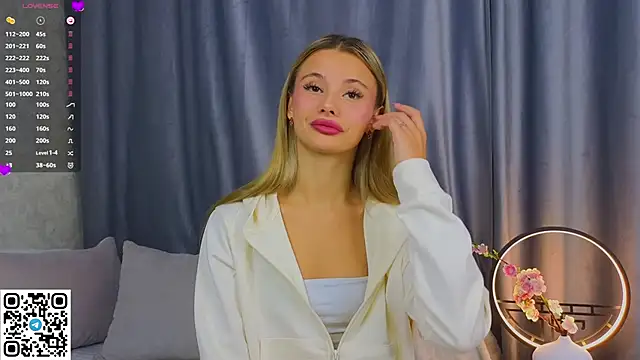 NaughtySeraphine online show from December 2, 2025, 6:15 am