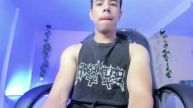 Muscle Scott online show from December 16, 2025, 12:42 pm