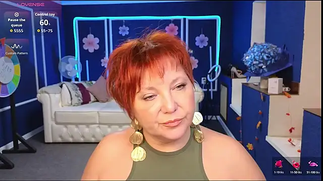 Kira Kenett online show from November 24, 2025, 6:02 am