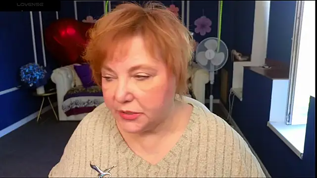 Kira Kenett online show from June 3, 2026, 5:30 am