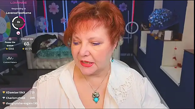 Kira Kenett online show from December 2, 2025, 6:59 am