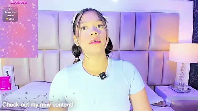 HatsaJones online show from February 10, 2026, 4:11 am