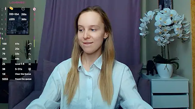 SoonMoor online show from April 2, 2026, 7:42 pm