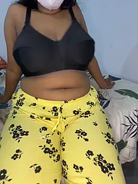 Snapshot of Hashini_69 chatting on October 7, 2025, 5:47 pm Hashini 69 online show from October 7, 2025, 5:47 pm