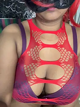 Snapshot of Hashini_69 chatting on July 5, 2026, 4:36 pm Hashini 69 online show from July 5, 2026, 4:36 pm