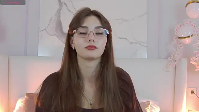 Snapshot of LeaMelone chatting on September 10, 2025, 7:24 pm LeaMelone online show from September 10, 2025, 7:24 pm