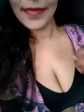 Deepa Sharma143 online show from October 5, 2025, 6:15 am