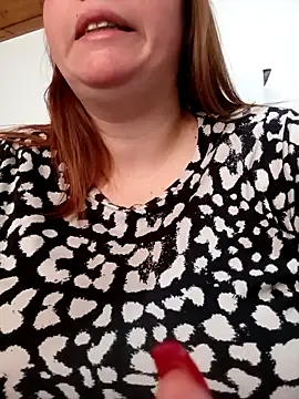 Snapshot of bellita13 chatting on October 28, 2025, 3:22 pm bellita13 online show from October 28, 2025, 3:22 pm