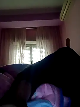 Snapshot of estrogeni chatting on April 13, 2026, 6:28 am estrogeni online show from April 13, 2026, 6:28 am