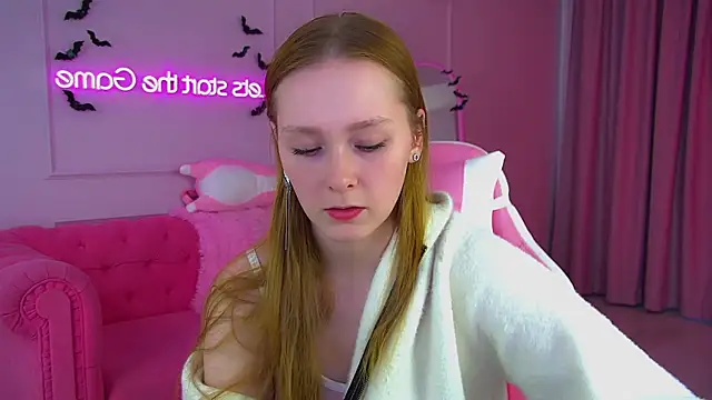 AgataFoxley online show from November 3, 2025, 7:13 am