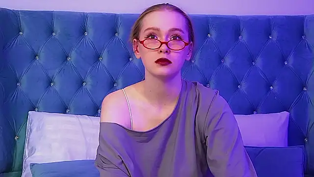 Snapshot of AgataFoxley chatting on March 4, 2026, 6:04 pm AgataFoxley online show from March 4, 2026, 6:04 pm