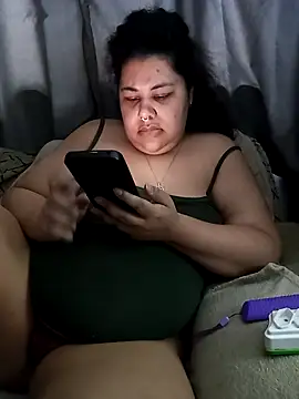 xlatinastar online show from November 6, 2025, 3:16 pm