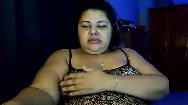 Snapshot of xlatinastar chatting on June 16, 2026, 4:07 pm xlatinastar online show from June 16, 2026, 4:07 pm