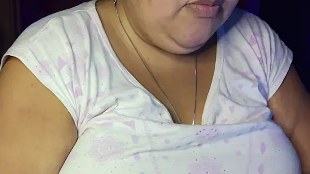 Snapshot of xlatinastar chatting on May 23, 2026, 12:53 am xlatinastar online show from May 23, 2026, 12:53 am