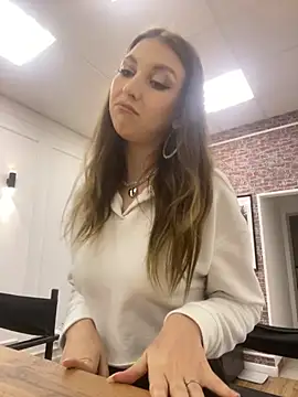 Snapshot of -LeilaPassion- chatting on October 5, 2025, 3:52 am -LeilaPassion- online show from October 5, 2025, 3:52 am