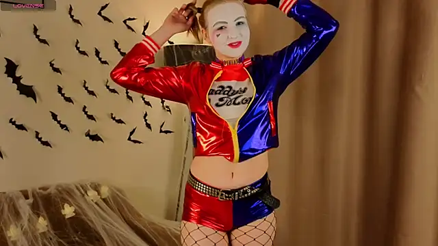 VinnieSerrano online show from November 1, 2025, 2:11 pm