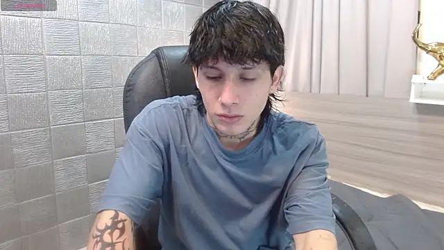 Iantwink18 online show from November 18, 2025, 2:16 am