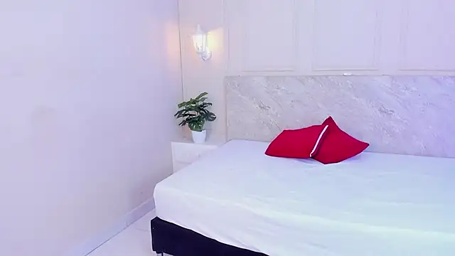 TianaGlow26 online show from November 20, 2025, 7:25 pm