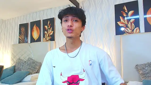 Lean Portman online show from November 11, 2025, 8:36 pm