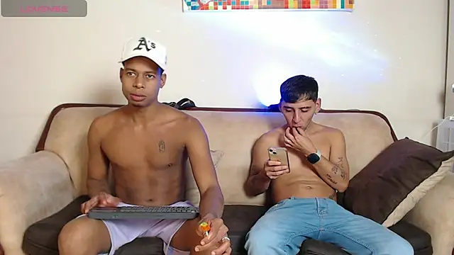 Snapshot of SpicyBoys_X chatting on April 10, 2026, 12:06 am SpicyBoys X online show from April 10, 2026, 12:06 am