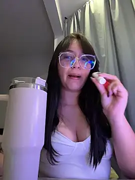 Angeldusttt online show from September 30, 2025, 1:44 am