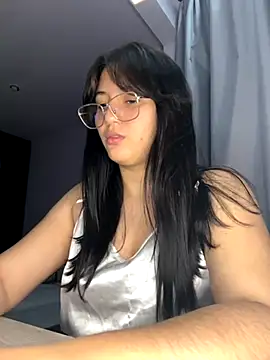 Angeldusttt online show from September 11, 2025, 3:39 am