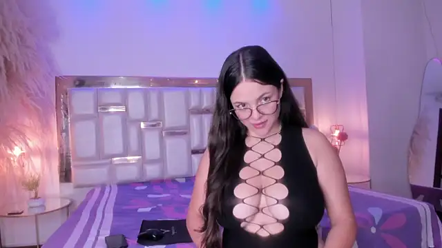 KateMoorex online show from February 7, 2026, 12:02 pm