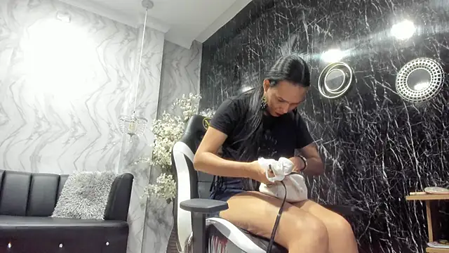 Nicollemillf online show from January 14, 2026, 9:18 pm